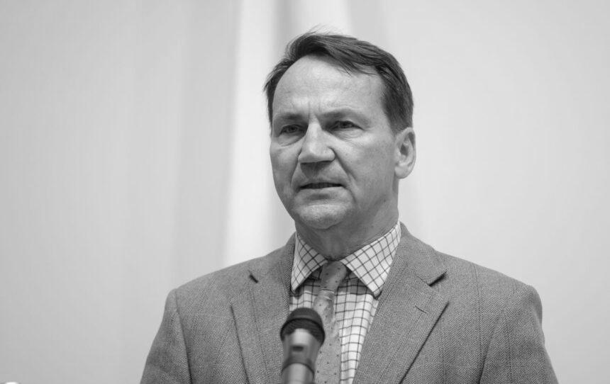 “Християнський обов’язок”: Сікорський назвав шлях до примирення України та Польщі