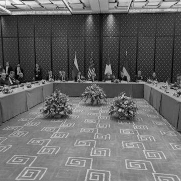 Мирні переговори щодо України "перебувають у небезпечній зоні", - FT Мирні переговори щодо України “перебувають у небезпечній зоні”, – FT