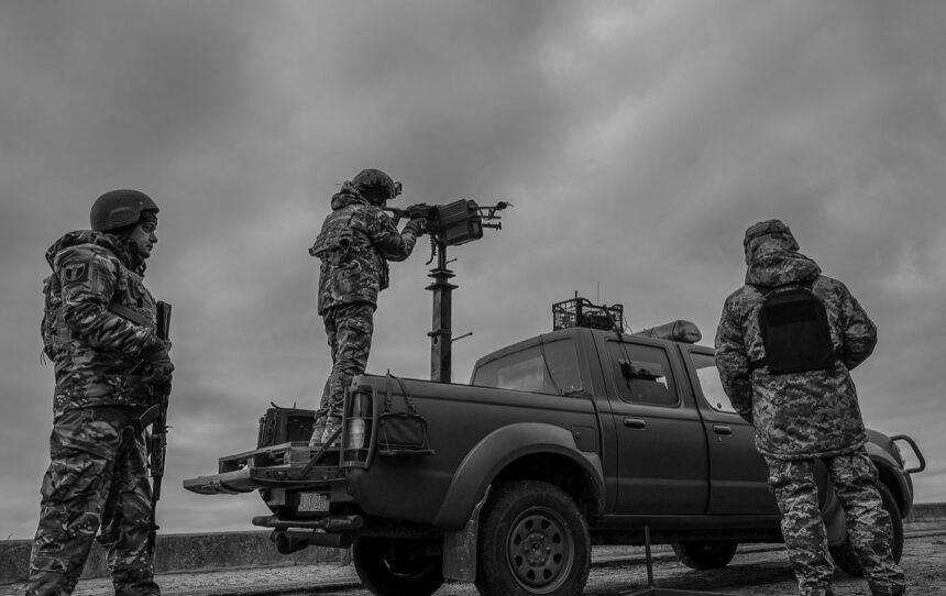 РФ тестує нову тактику: “Шахеди” масовано атакують вдень, можливі ракети