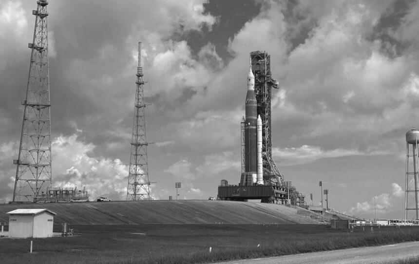 Вперше за 50 років люди знову полетять до Місяця: NASA назвало дату запуску Artemis