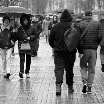 Весна на паузі: чого чекати від погоди сьогодні і де знадобляться парасольки