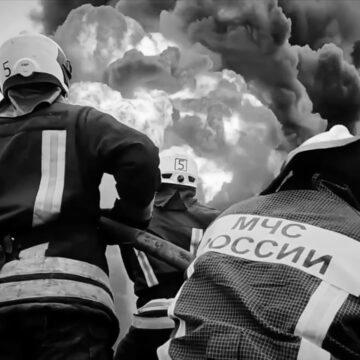 У російському Саратові другу добу горить НПЗ після удару дронів