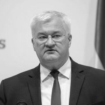 Україна вимагає від Угорщини негайно повернути викрадені кошти Ощадбанку Україна вимагає від Угорщини негайно повернути викрадені кошти Ощадбанку