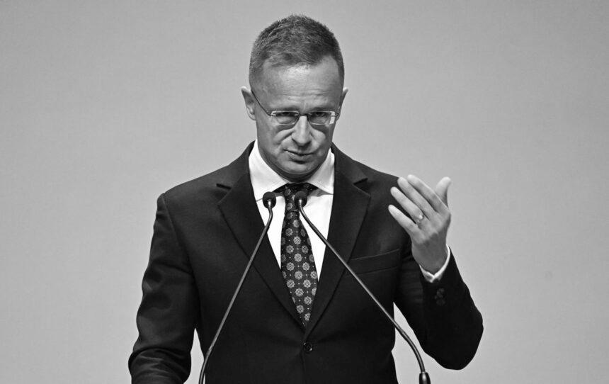 Сіярто звинуватив країни Балтії в тому, що вони “грають під дудку Зеленського”