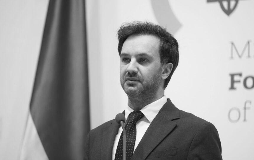 “На злодієві шапка горить”: в МЗС висміяли істерики Сійярто щодо грошей Ощадбанку