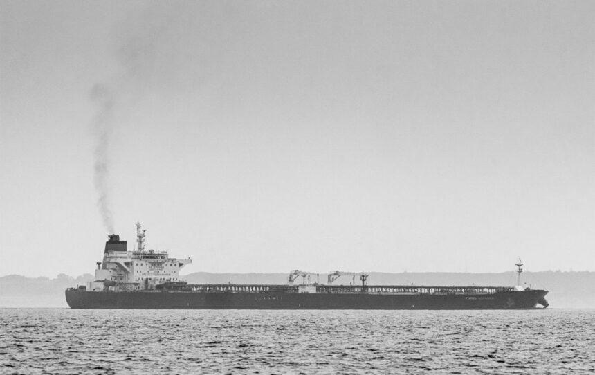 В ЄС обговорюють посилення санкцій проти тіньового флоту РФ: під удар потраплять порти В ЄС обговорюють посилення санкцій проти тіньового флоту РФ: під удар потраплять порти