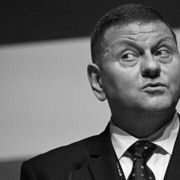 Маневр Залужного: Чи готовий “Залізний генерал” кинути виклик Зеленському