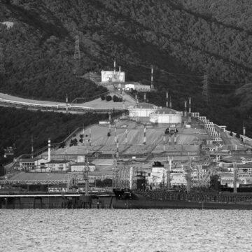 Найбільший чорноморський порт РФ працює з обмеженнями після атак України, – Bloomberg