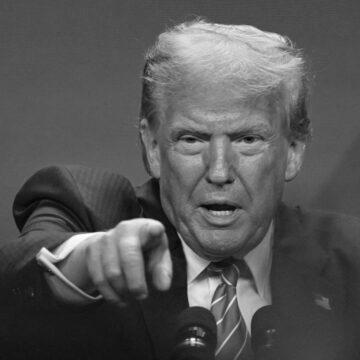 План провалився: Трамп хотів озброїти іранців, щоб спровокувати нове повстання План провалився: Трамп хотів озброїти іранців, щоб спровокувати нове повстання