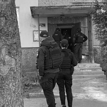 У Львові чоловік стріляв в багатоповерхівці