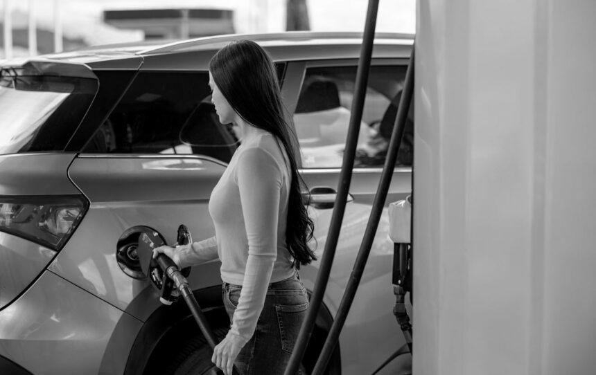 Дизель різко подорожчав: порівняння цін на АЗС 14 квітня та де заправитись дешевше