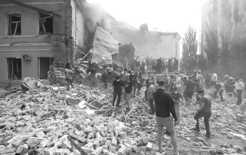 Відплата за “Охматдит” та Грозу: Зеленський підписав санкції проти винних у ракетному терорі