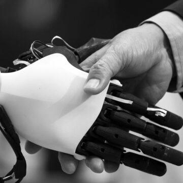 У Китаї роботи-гуманоїди вперше обігнали людей у півмарафоні У Китаї роботи-гуманоїди вперше обігнали людей у півмарафоні
