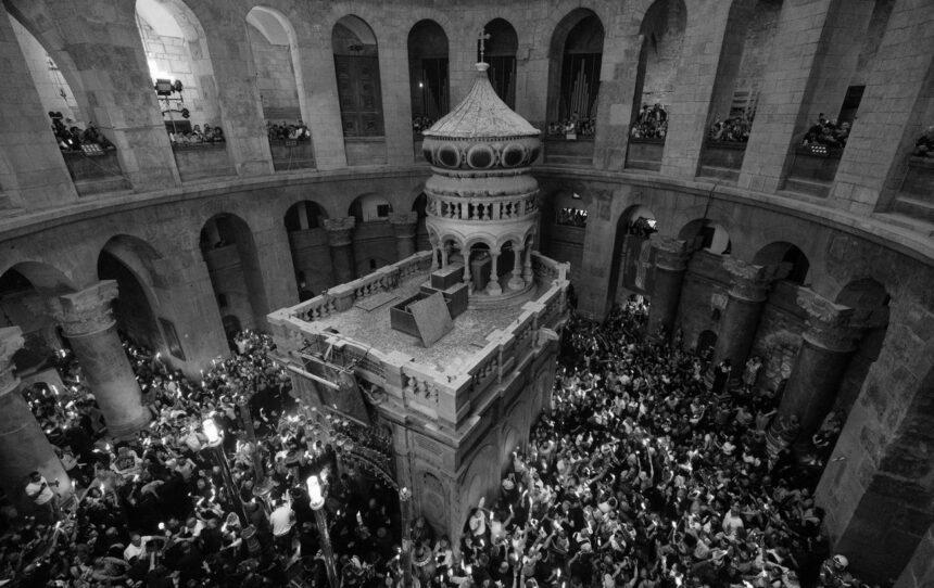 У Єрусалимі зійшов Благодатний вогонь