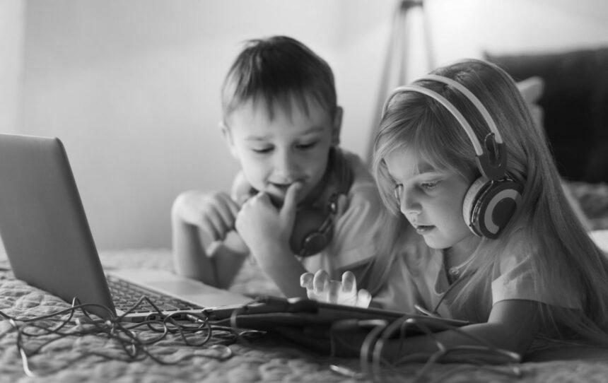 Ще одна країна ЄС обмежить доступ до соцмереж для дітей