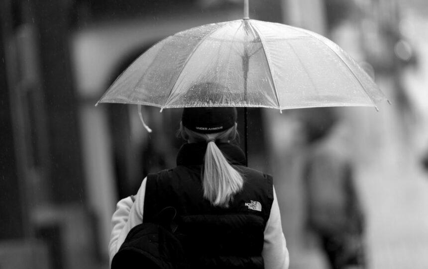 Дощі з грозами накриють кілька областей: де сьогодні чекати опадів