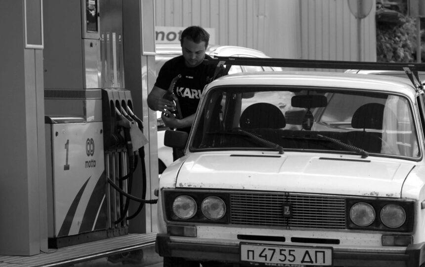 Бензин по талонах? На окупованій території України обмежили продаж пального