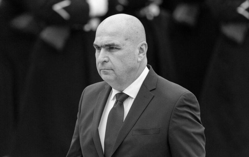 У Румунії відправили у відставку проєвропейський уряд Боложана