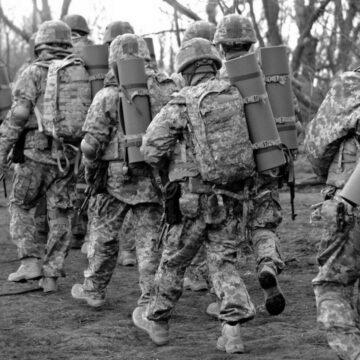 Спецконтракти для піхоти з червня: в Україні стартує реформа армії, план буде за тиждень Спецконтракти для піхоти з червня: в Україні стартує реформа армії, план буде за тиждень