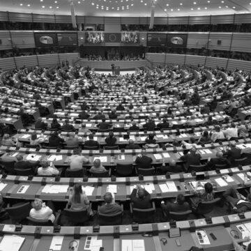 Європарламент підтримав створення спецтрибуналу для РФ Європарламент підтримав створення спецтрибуналу для РФ