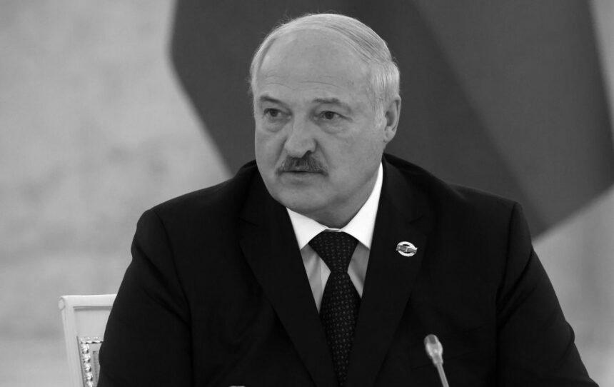 Лукашенко готовий приїхати в Україну: у Зеленського жорстко йому відповіли Лукашенко готовий приїхати в Україну: у Зеленського жорстко йому відповіли