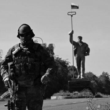 Окупанти в "ДНР" випустили святкове печиво в честь "визволення" Маріуполя Окупанти в “ДНР” випустили святкове печиво в честь “визволення” Маріуполя