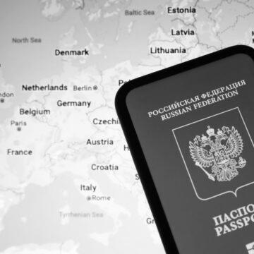 Росіяни масово їдуть до Європи: у ЄС спалахнула суперечка через візи