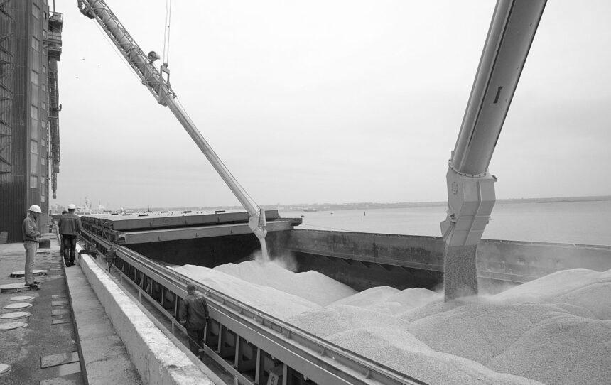 Україна посилює боротьбу з крадіжкою зерна: вже є перші результати Україна посилює боротьбу з крадіжкою зерна: вже є перші результати