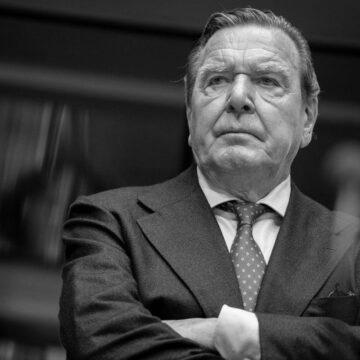 Україна відреагувала на ідею призначити Шредера переговорником від ЄС Україна відреагувала на ідею призначити Шредера переговорником від ЄС