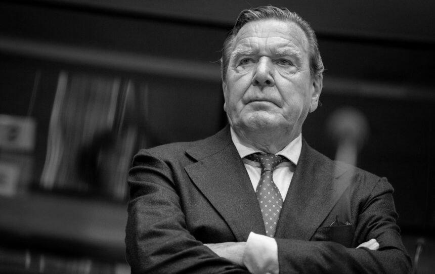 Україна відреагувала на ідею призначити Шредера переговорником від ЄС