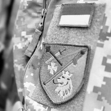 У Львові натовп напав на авто ТЦК і відбив чоловіка (відео) У Львові натовп напав на авто ТЦК і відбив чоловіка (відео)