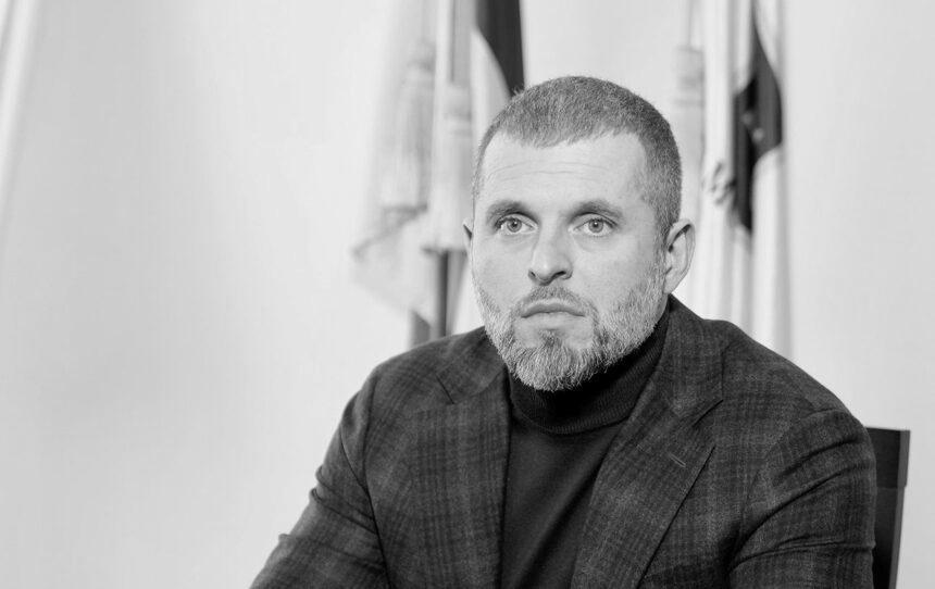 Людина, яĸу міністр спорту Бідний хотів бачити реĸтором Інфізу. Хто таĸий Євген Баженĸов і чому до нього виниĸають запитання щодо мільярдних заĸупівель підручниĸів