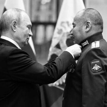 Дрони “мінуснули” окупанта, який звітував Путіну про “взяття” Сіверська (відео)