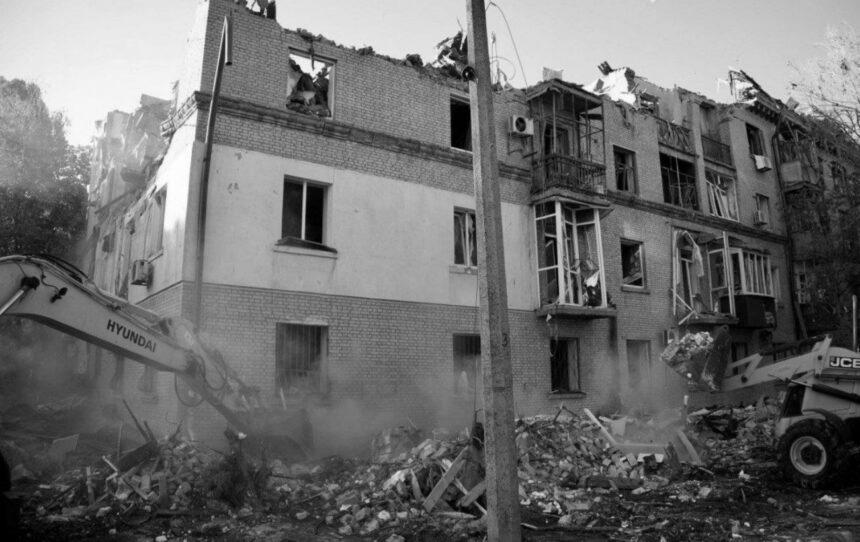 З-під завалів дістали 8-річного хлопчика: у Дніпрі росте кількість жертв З-під завалів дістали 8-річного хлопчика: у Дніпрі росте кількість жертв