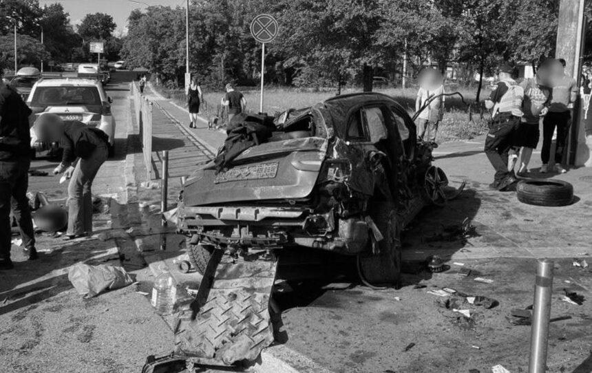 Водій, який влетів в людей на переході в Києві, мав майже 40 порушень ПДР Водій, який влетів в людей на переході в Києві, мав майже 40 порушень ПДР