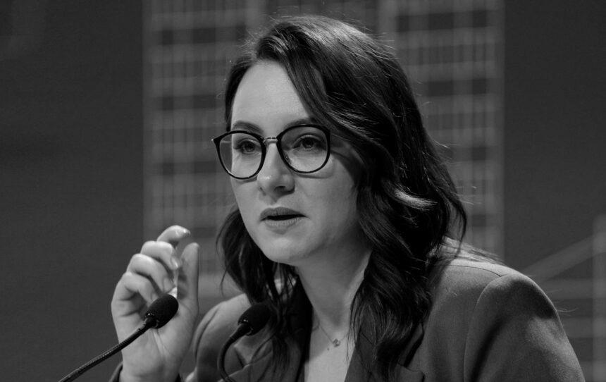 Збільшення зарплат військовим: Кабмін озвучив строк запуску реформи Збільшення зарплат військовим: Кабмін озвучив строк запуску реформи