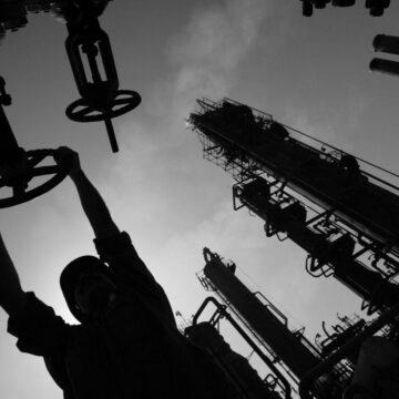 Ціни на нафту у світі зросли на тлі зупинки переговорів між США та Іраном Ціни на нафту у світі зросли на тлі зупинки переговорів між США та Іраном