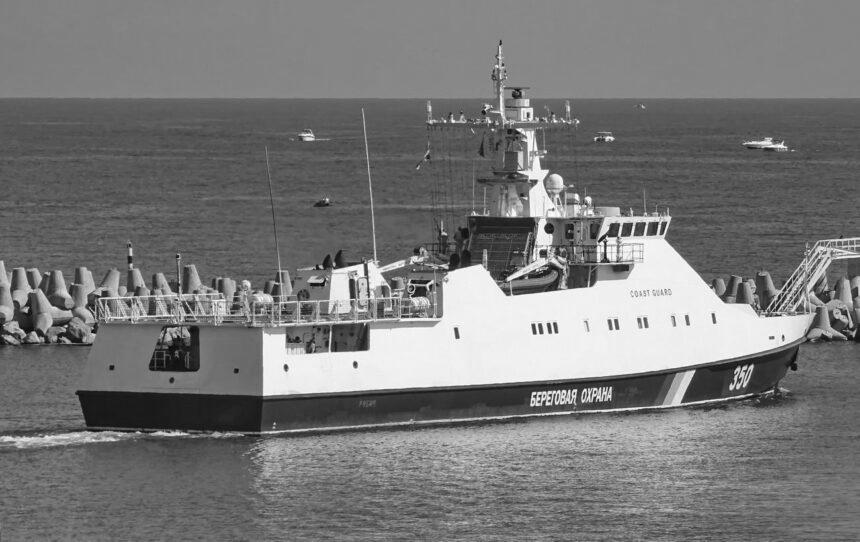 Супутник показав, що залишилося від російського корабля "Ізумруд" після удару Супутник показав, що залишилося від російського корабля “Ізумруд” після удару