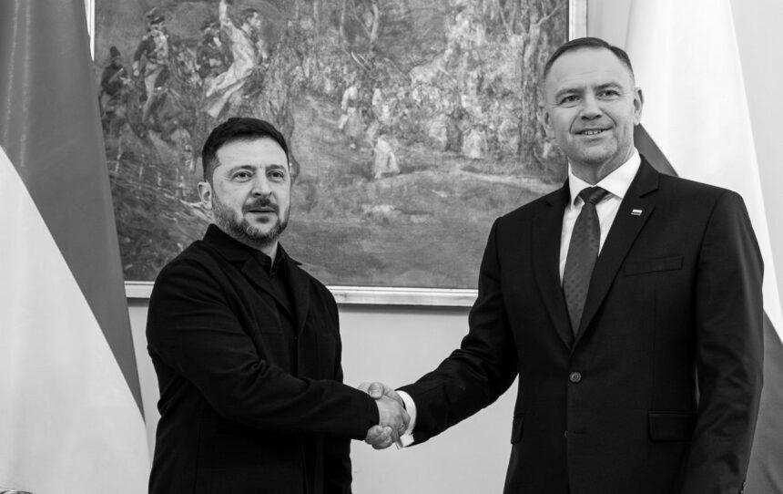 Зеленський вперше зустрівся з Навроцьким після скандалу з орденом