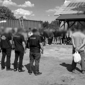 На Одещині 83 військових будували дім для командира частини