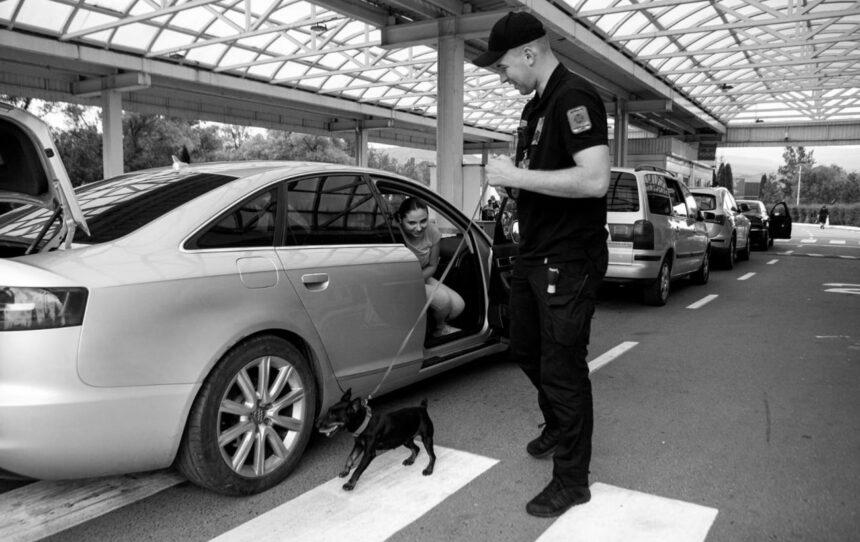 Два пункти пропуску на кордоні з Польщею перевантажені: де черги сьогодні