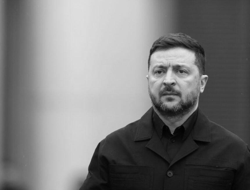 Зеленський доручив створити закон про захист національних святинь України Зеленський доручив створити закон про захист національних святинь України
