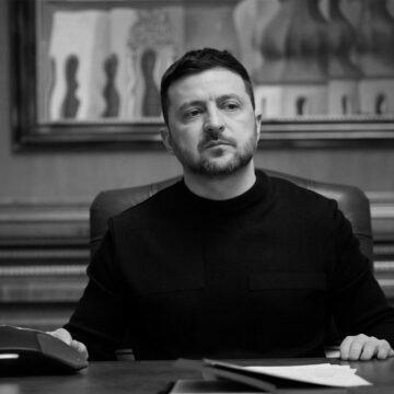 Зеленський припустив, що Україні не дають ППО, щоб була "зговірливою" Зеленський припустив, що Україні не дають ППО, щоб була “зговірливою”