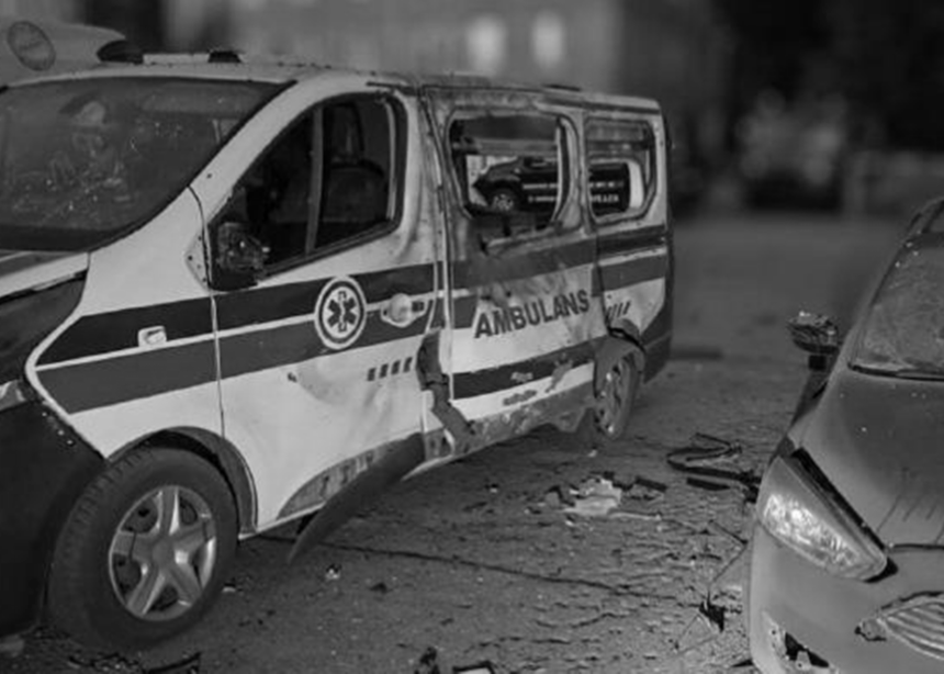 Росіяни поцілили дроном по автомобілях швидкої у Сумах