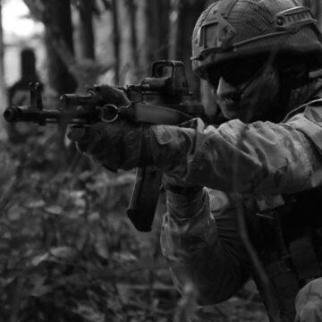 Бійці ССО пошепки і без жодного пострілу захопили в полон двох окупантів (відео) Бійці ССО пошепки і без жодного пострілу захопили в полон двох окупантів
