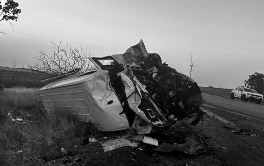 Фургон врізався в мікроавтобуси на Одещині: є загиблі й постраждалі Фургон врізався в мікроавтобуси на Одещині: є загиблі й постраждалі