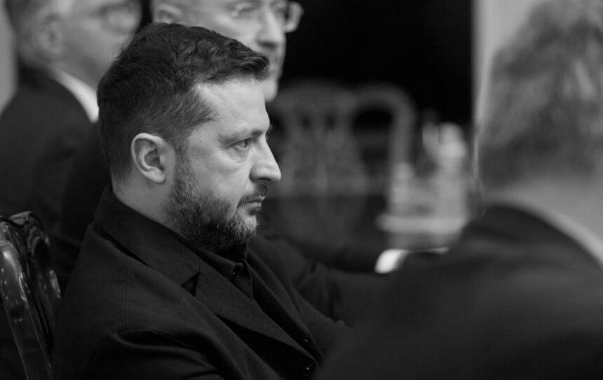 Зеленський: удар РФ по Києву стався саме під час обговорення санкцій з конгресменами Зеленський: удар РФ по Києву стався саме під час обговорення санкцій з конгресменами