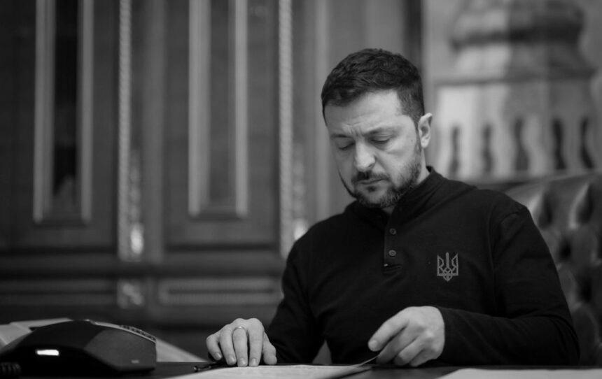 "Не хочеш, але мусиш": Зеленський зізнався, що робить багато помилок “Не хочеш, але мусиш”: Зеленський зізнався, що робить багато помилок