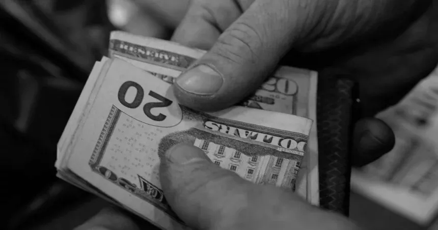 Курс валют на 11 вересня: скільки коштують долар, євро та злотий