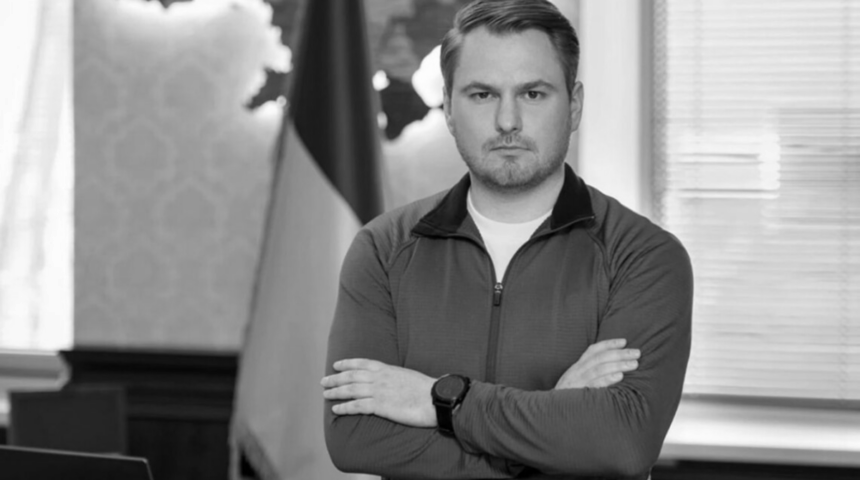 kness-auto-22a2909b60b55a6fca Генпрокурор Кравченко підтвердив свій виїзд за кордон